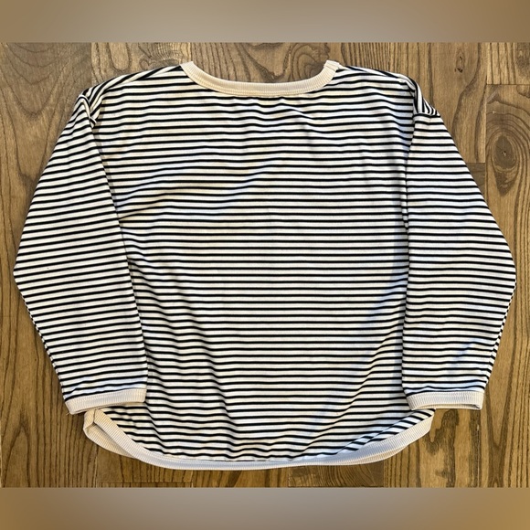 Two striped long-sleeved shirts - Picture 4 of 8